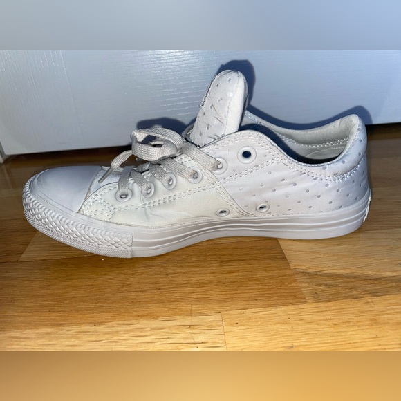 All Star ⭐️ Converse Chuck Taylor Madison Shoes 7 - Picture 4 of 8